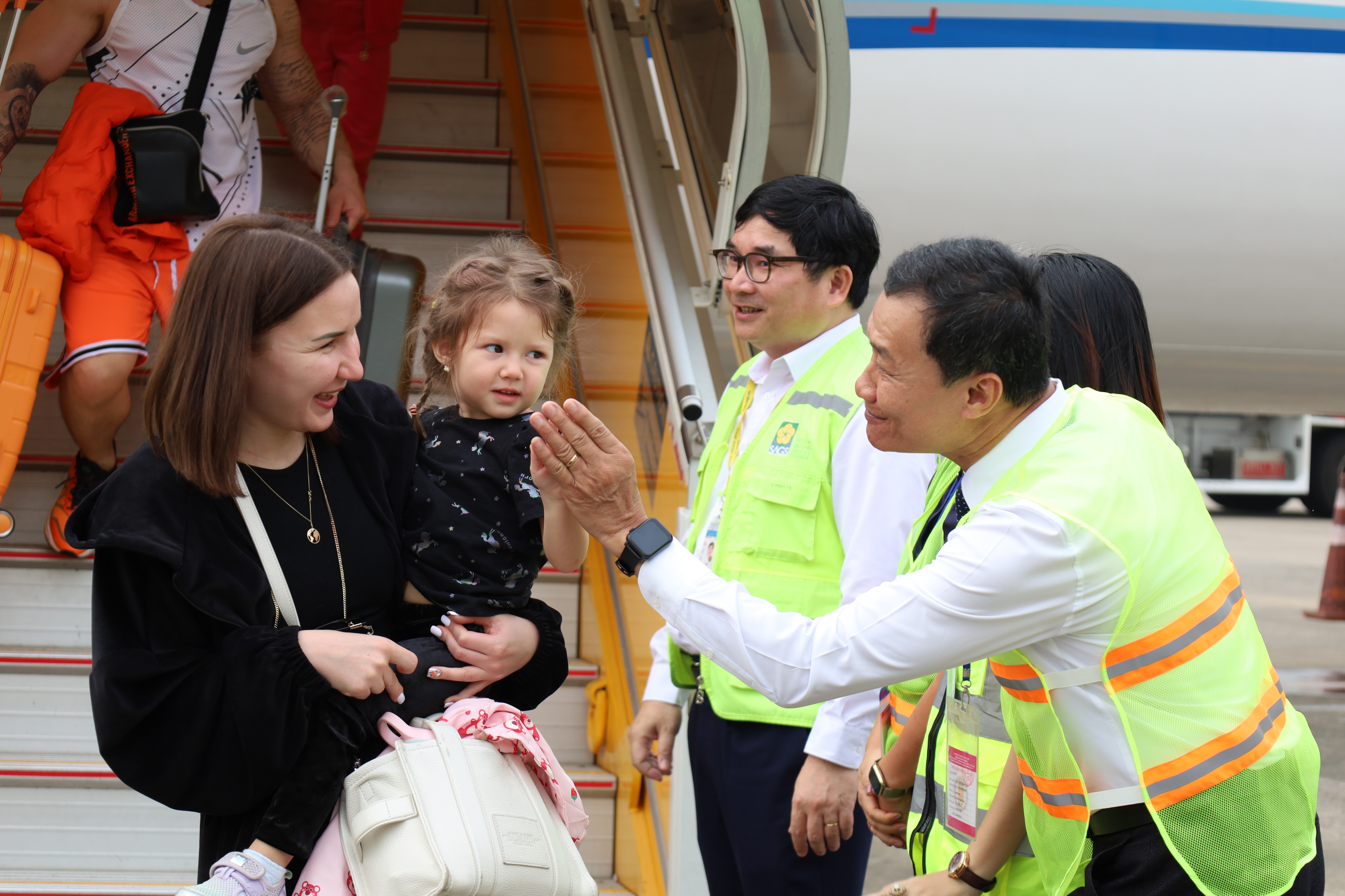 Welcoming SCAT Airlines' First Flight from Kazakhstan to Da Nang