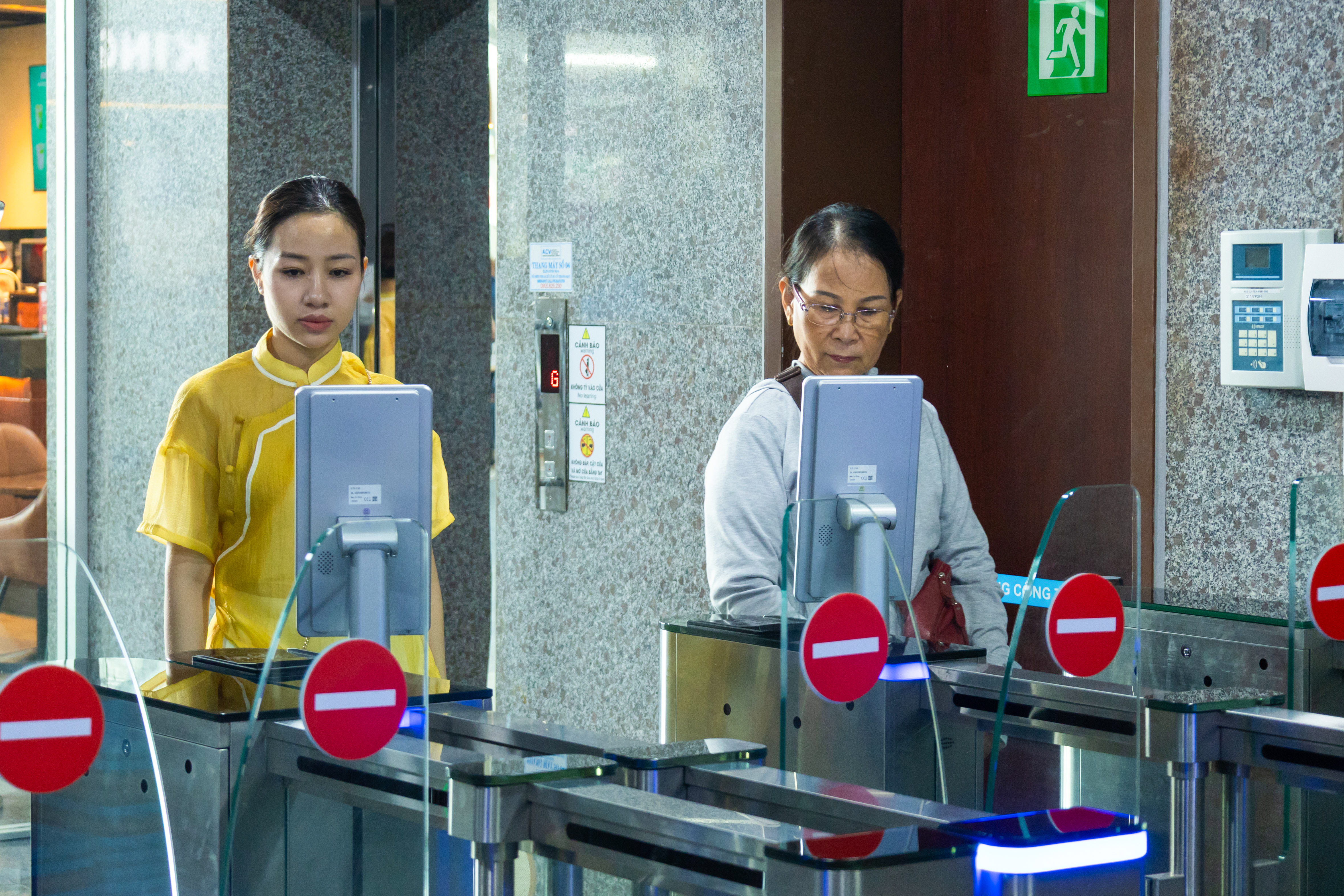 Ảnh Travel Smart With Biometric Priority Lanes